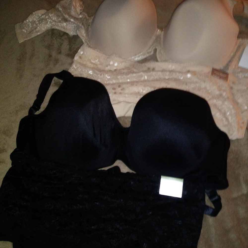 2 Avenue Bra's and Panties sets